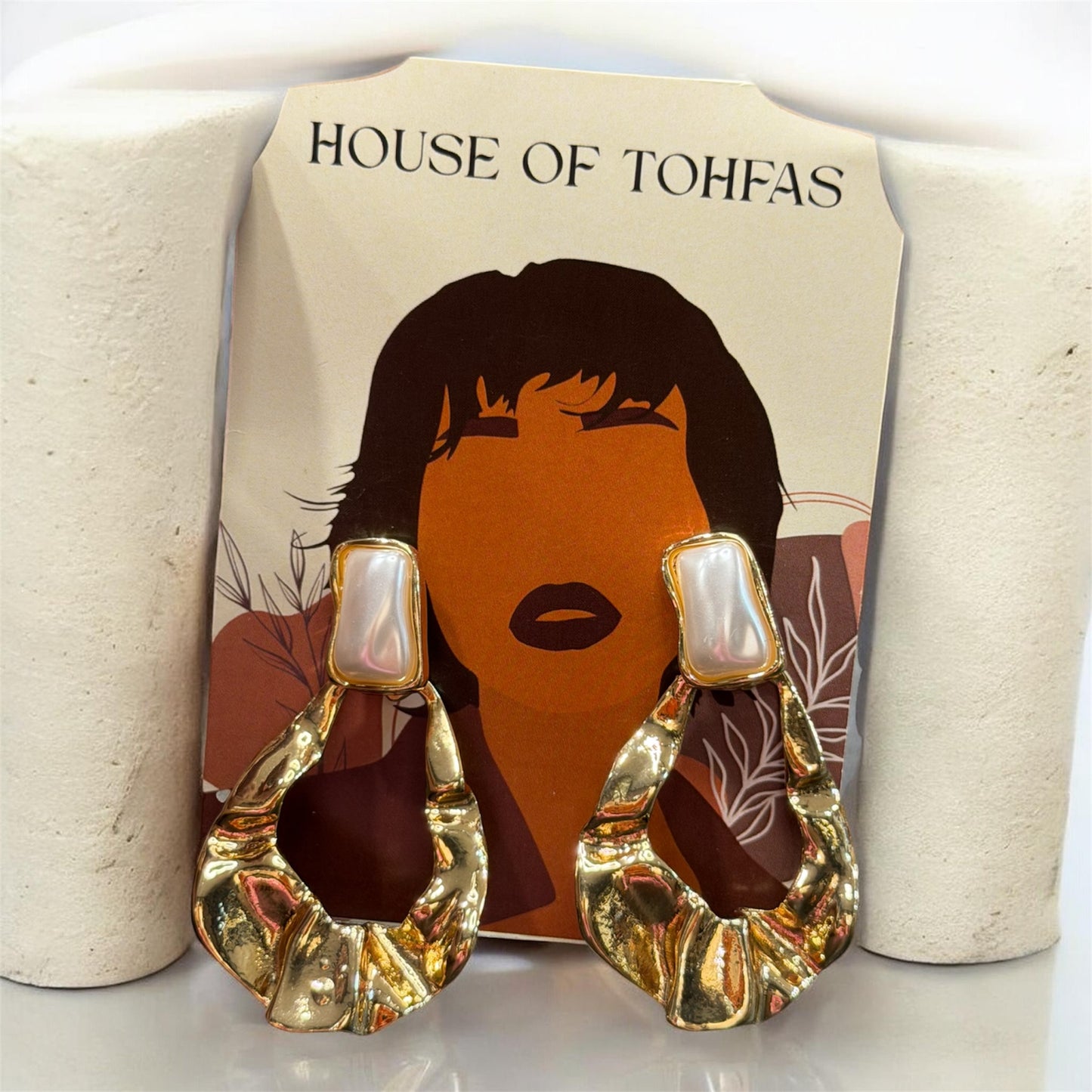 Crinkled hoop earrings