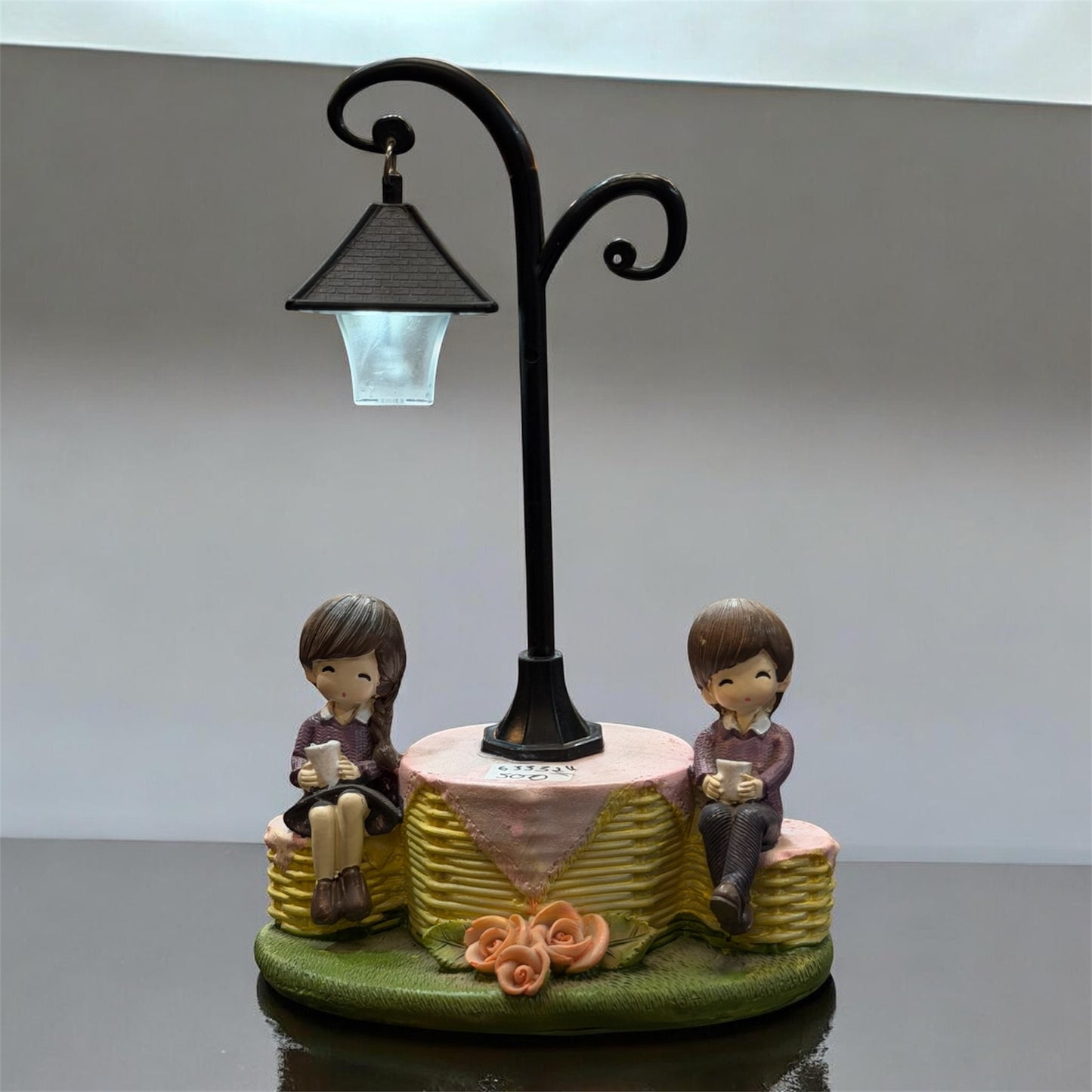 Lamp Post Couple