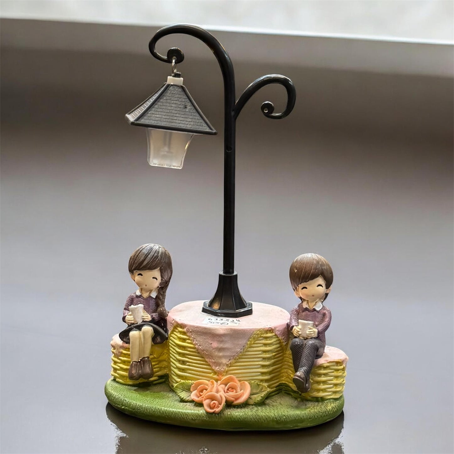 Lamp Post Couple