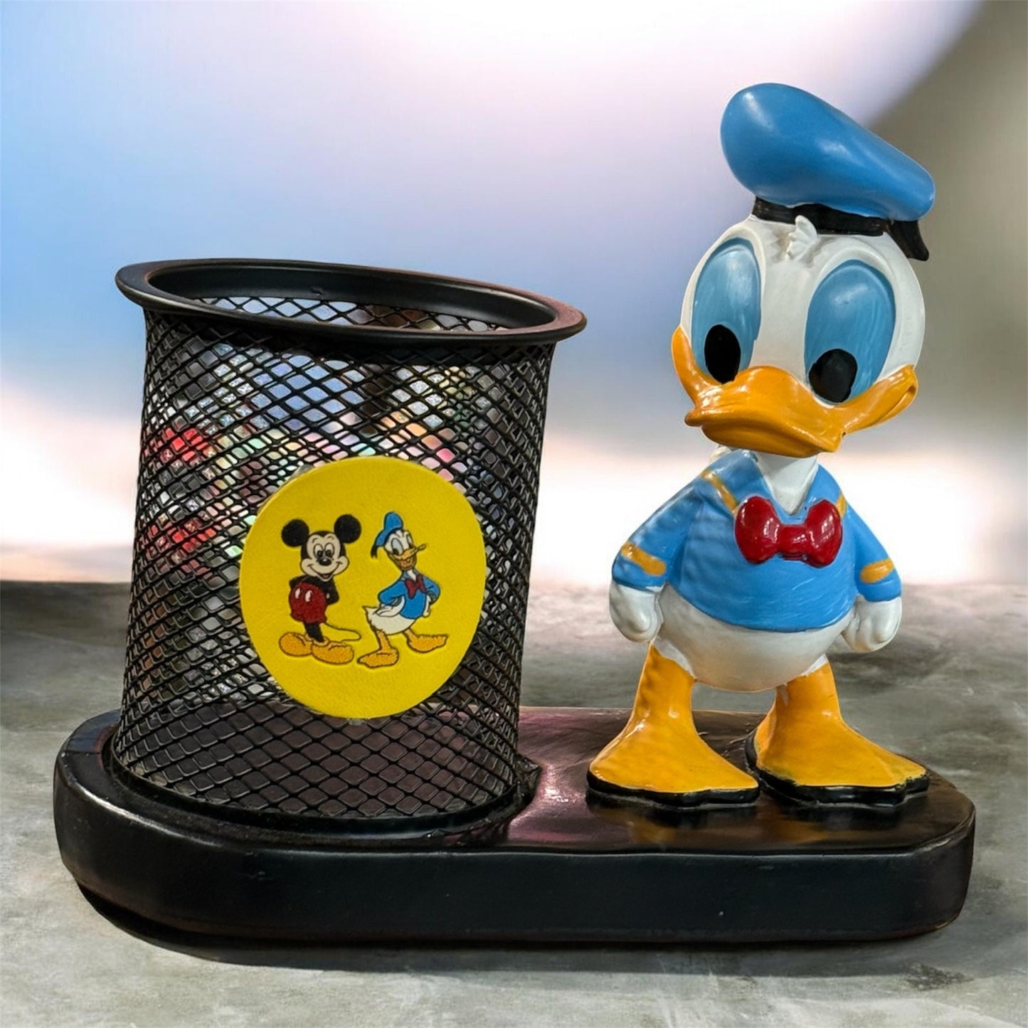 Character Penstand