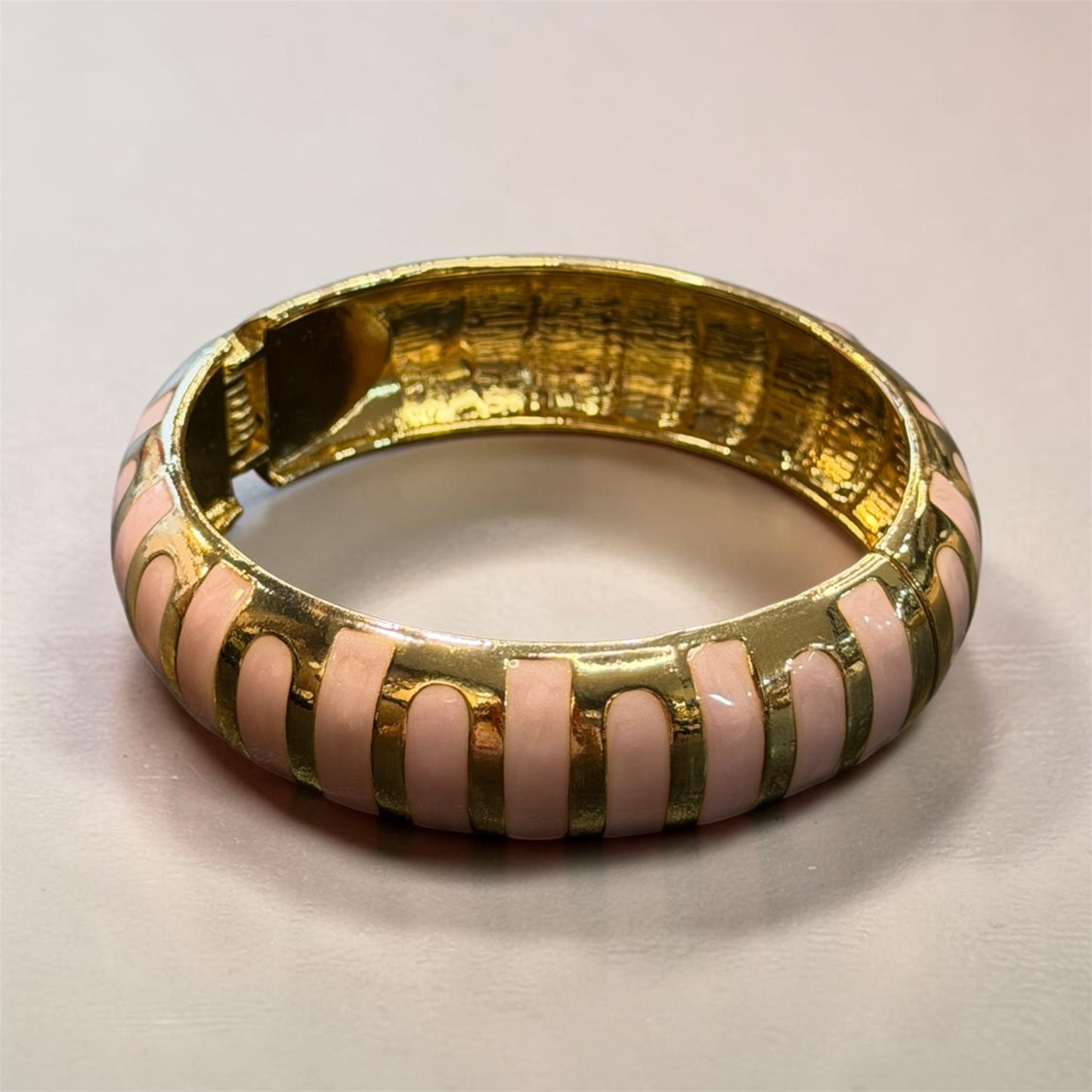 Enamel Kada